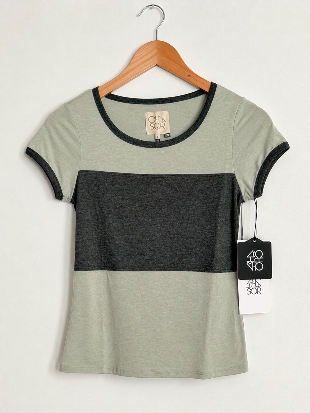 Chaser for REVOLVE Foggy & Nature Colorblock Tee Size Small NWT